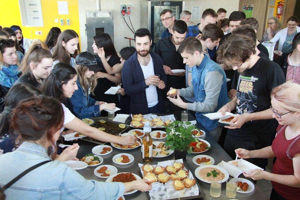 Sarma, kotlet po kijowsku i drożdżowy lángos zachwyciły smakiem [ZDJĘCIA]
