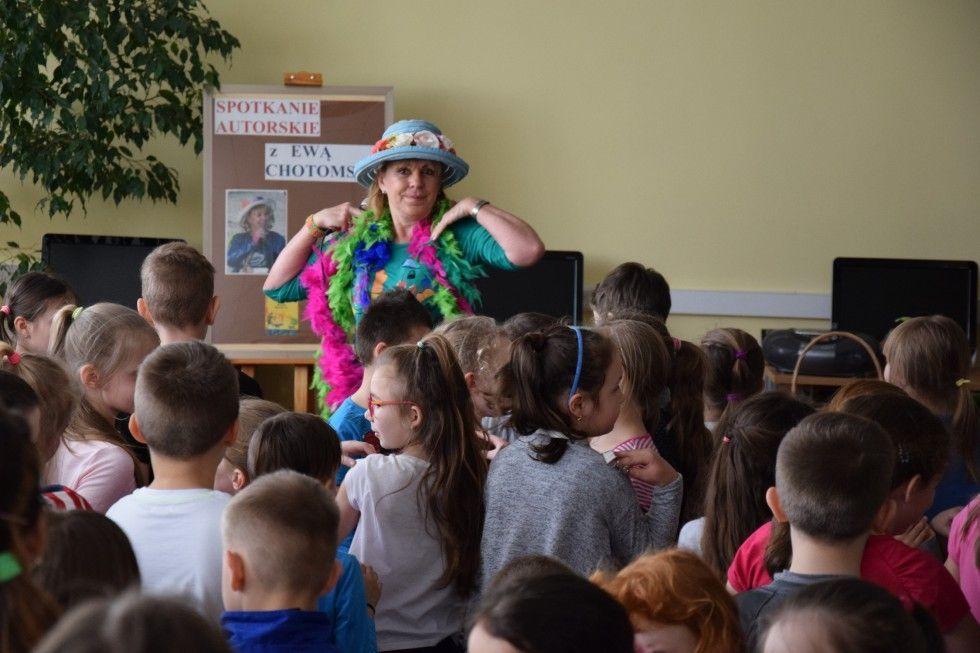Ciotka Klotka w bibliotece