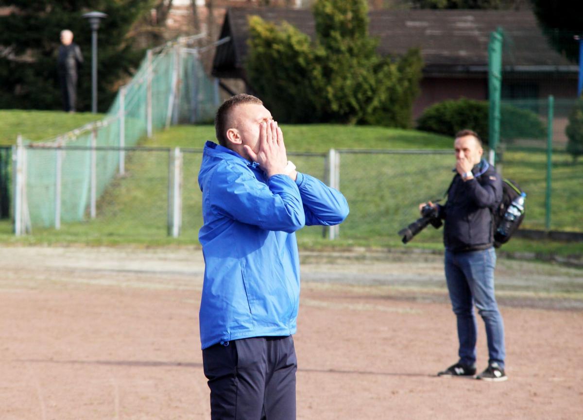 Falstart Polonii. Sokół ucieka, Izolator się zbliża