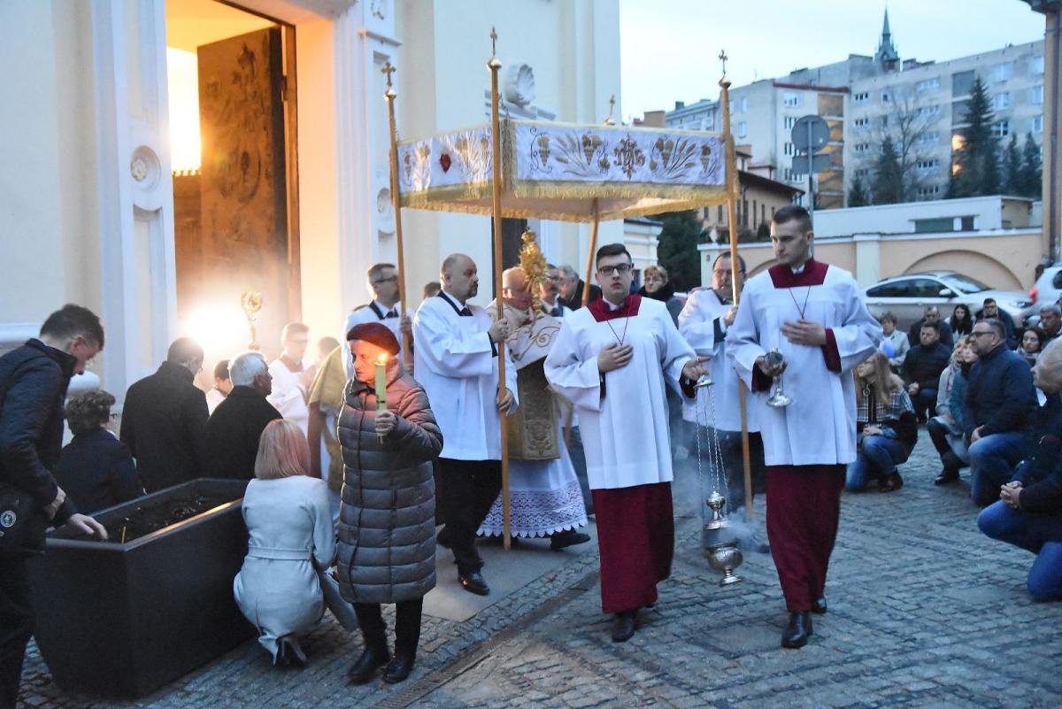 Procesja rezurekcyjna w archikatedrze [GALERIA]