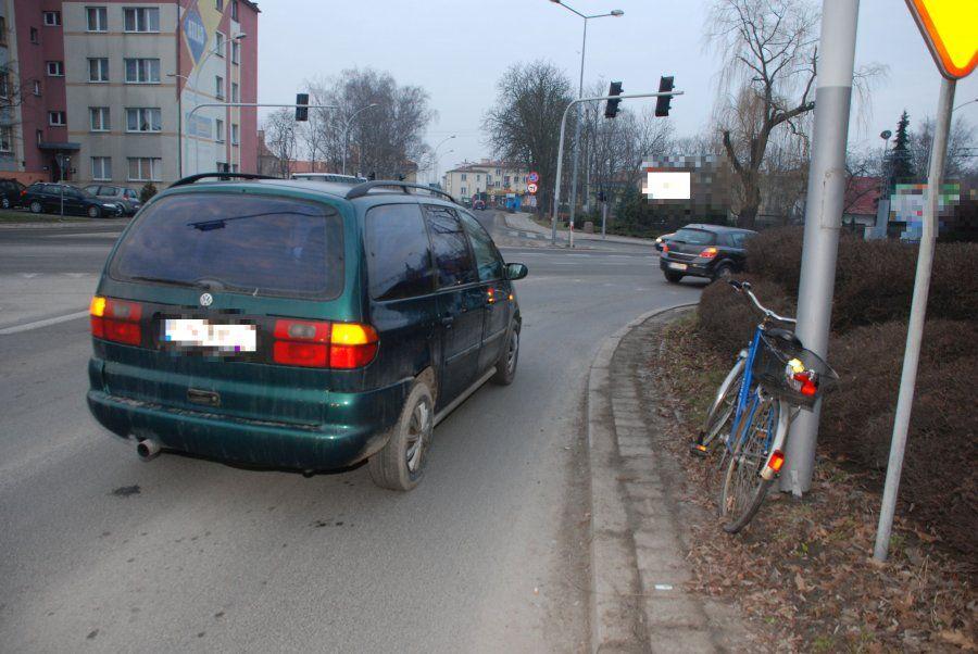 Rowerzystka potrącona na przejściu dla pieszych