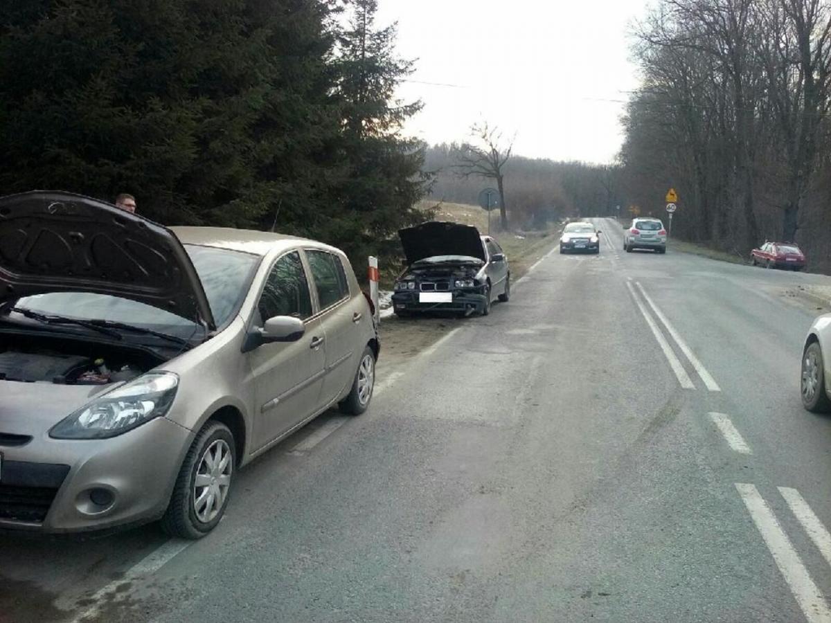 Wypadek w Dybawce. Trzy osoby w szpitalu, sprawca pijany [ZDJĘCIA]