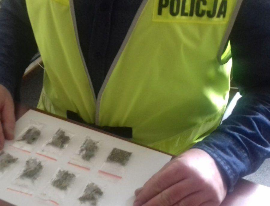 Marihuana w szkatułce. 20-latce grozi do 3 lat