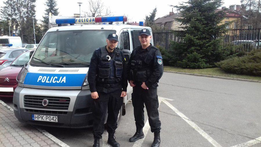 Starsza kobieta leżała na podłodze i czekała na pomoc przez kilka dni