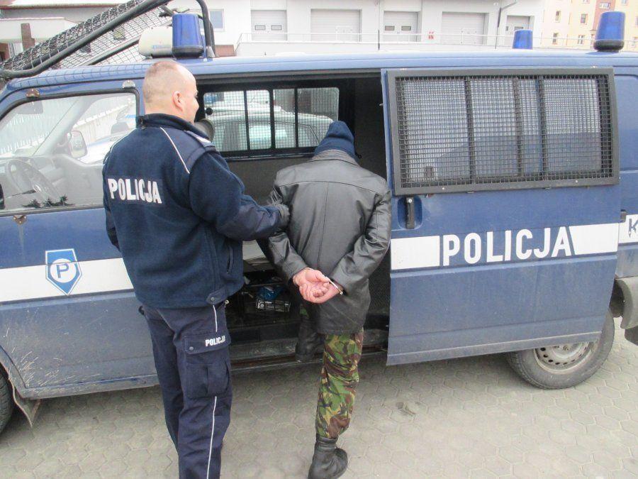 Groził atrapą pistoletu, trafił przed sąd