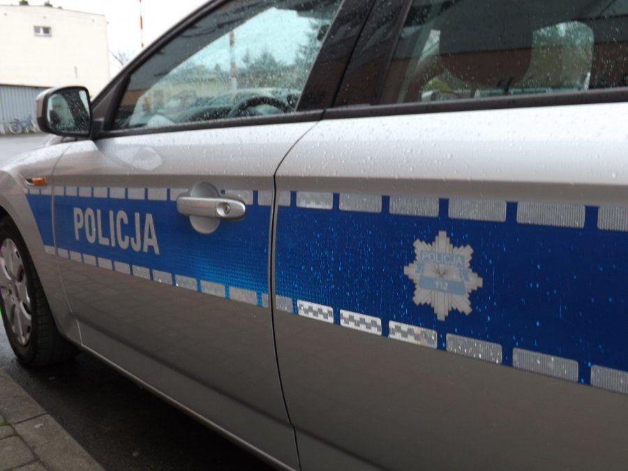 2-latek szedł sam ulicą. Rodzice byli pijani
