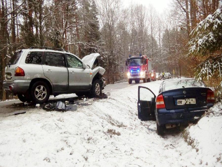 Dwie osoby ranne w wypadku koło Bojanowa