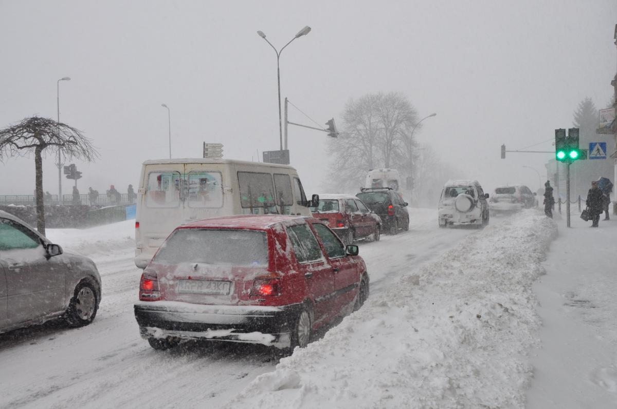 Będzie ślisko! Opady marznącego deszczu spowodują gołoledź