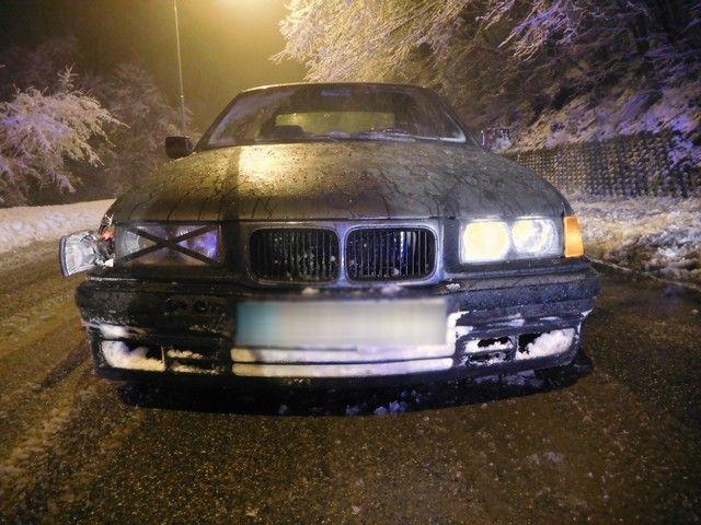 18-latek bez prawa jazdy uciekał bmw przed policją [ZDJĘCIA]