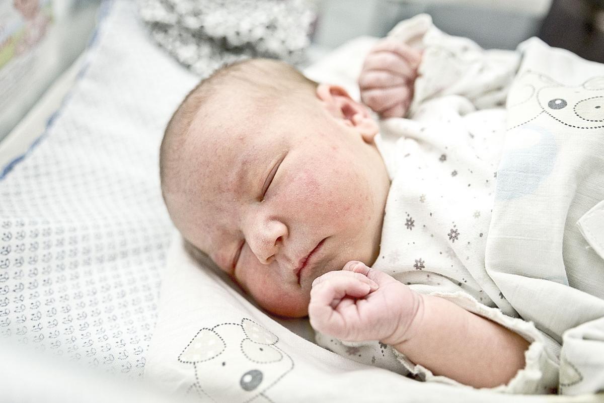 Najpopularniejsze imiona: Zuzanna i Emilia z Szymonem i Jakubem na topie