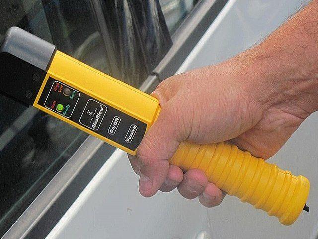 Wjechał w barierę energochłonną. Miał ponad 2 promile