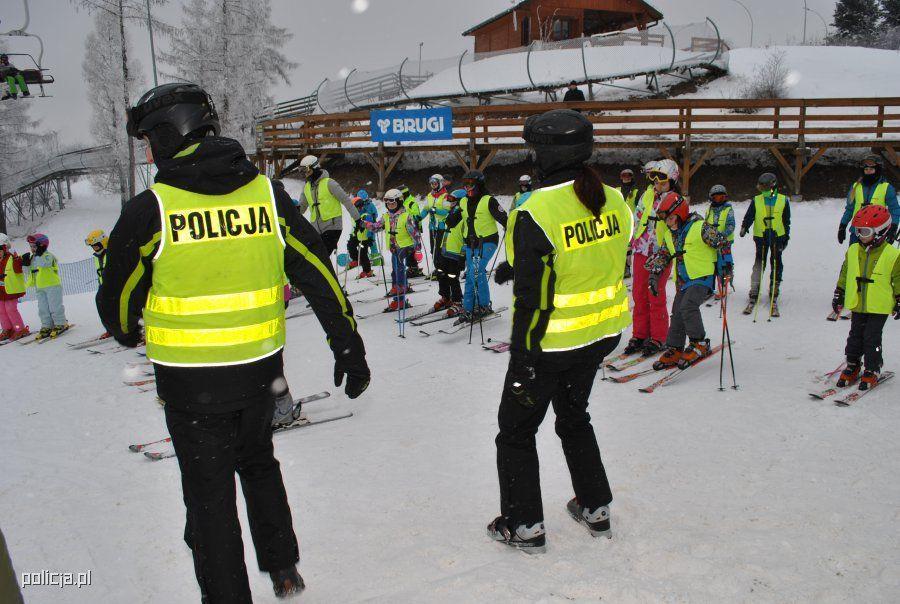 Policja zaprasza najmłodszych na stok narciarski