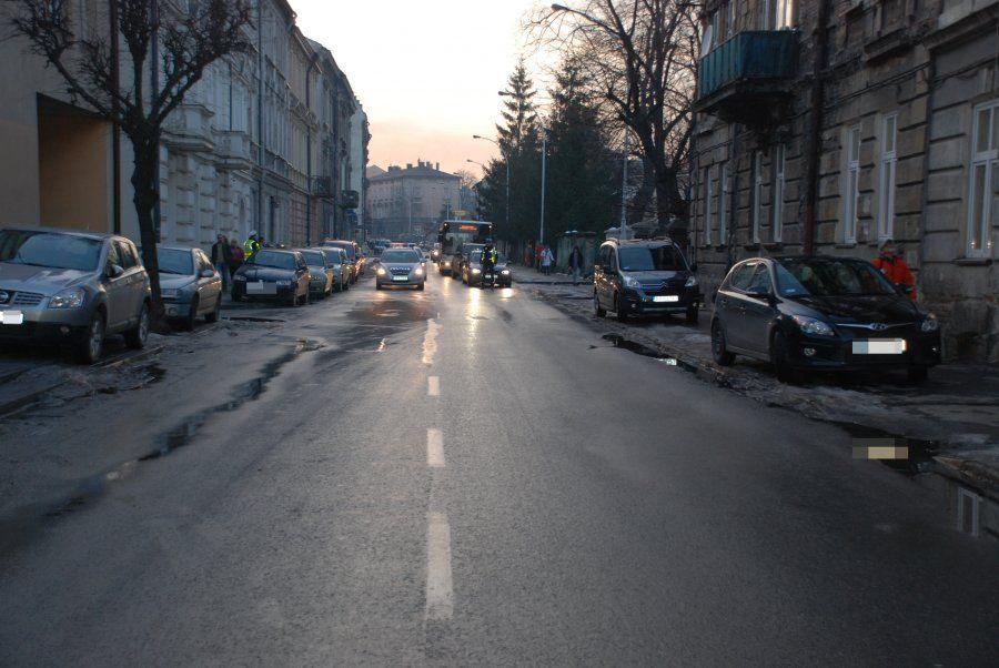 Potrącenie pieszego na ul. Dworskiego w Przemyślu