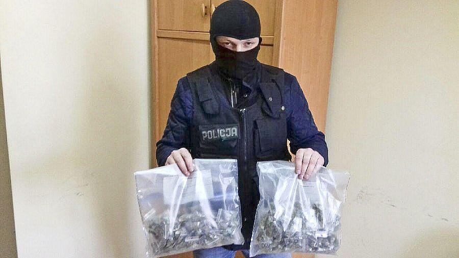 Ojciec z synem prowadzili narkotykowy biznes. Zatrzymano ich w Przemyślu [ZDJĘCIA]
