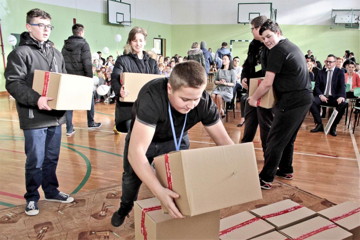 1000 książek od Empiku dla szkoły w Pawłosiowie