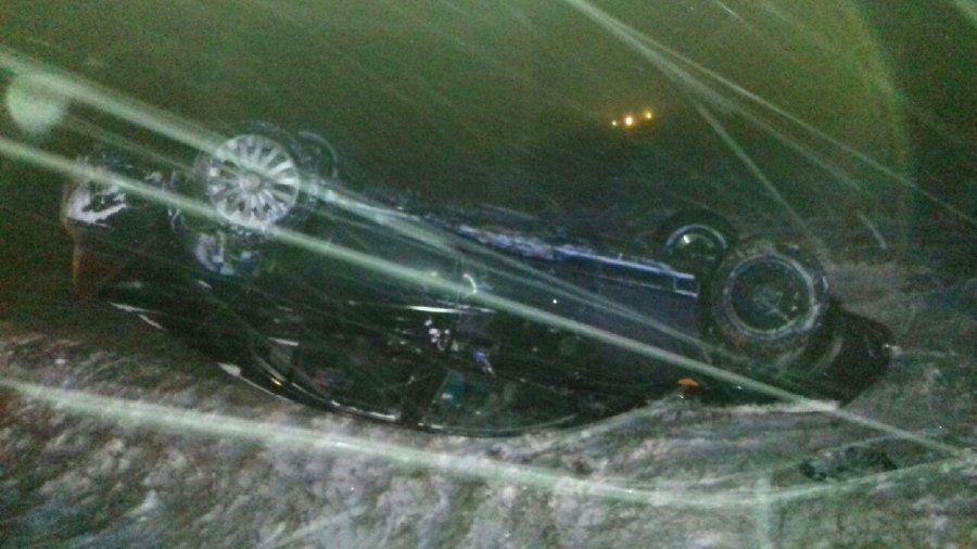 Jechała za szybko i wpadła do rowu