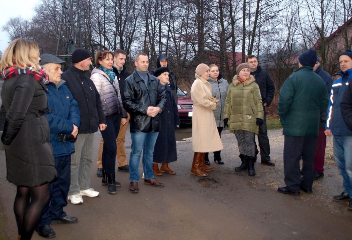 – Jak się żyje? Jak na końcu świata – skarżą się mieszkańcy ulicy Wołodyjowskiego