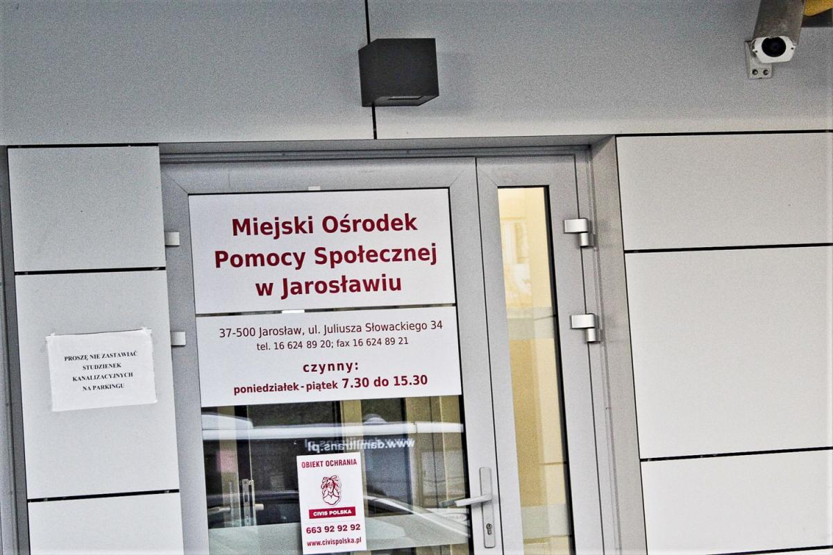 Radni obniżyli podatki, więc burmistrz zablokował podwyżki płac