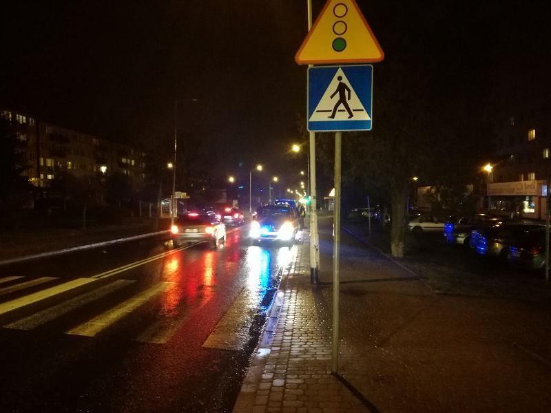 Pieszy potrącony na przejściu przy Grunwaldzkiej ciężko ranny. Był pijany