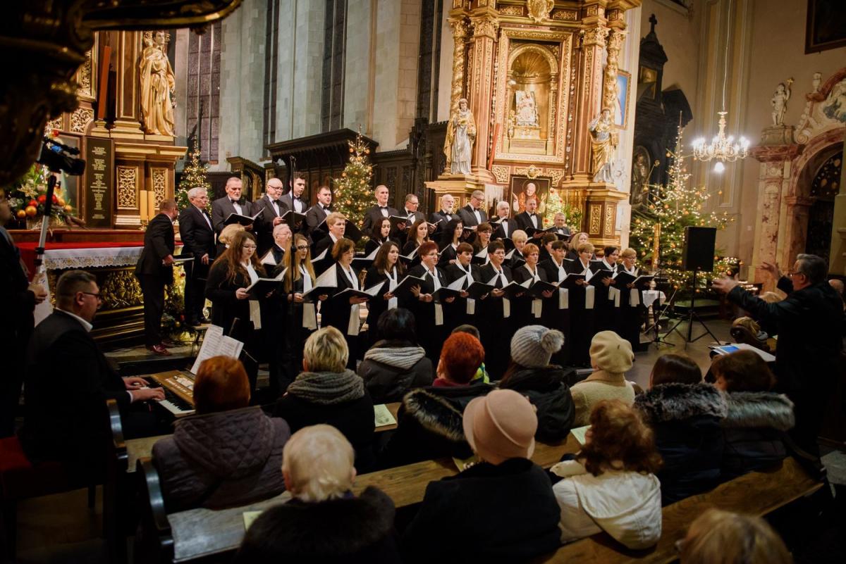 Zaśpiewali Dzieciąteczku
