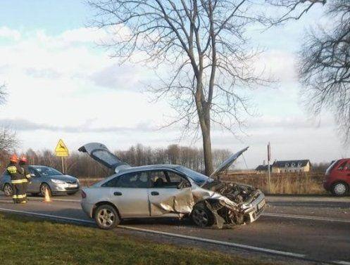Zderzenie dwóch pojazdów. Dwie poszkodowane [ZDJĘCIA]