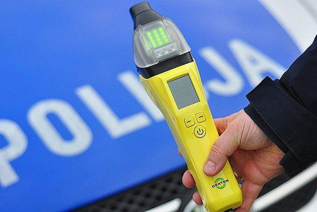 Pijani ojciec jechał oplem, a za nim traktorem nietrzeźwy syn