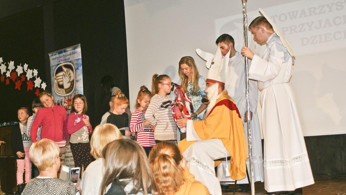 160 paczek od brodatego Świętego