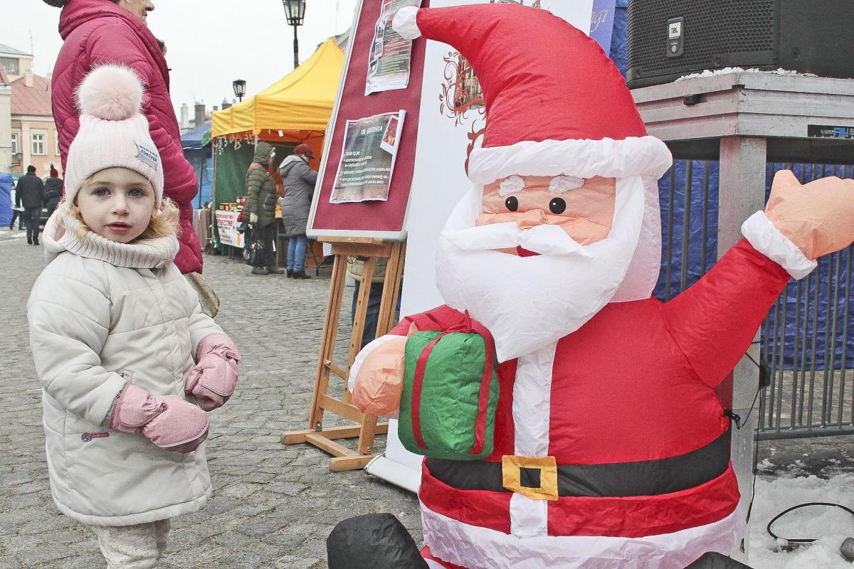Trwa Jarmark Bożonarodzeniowy [ZDJĘCIA]
