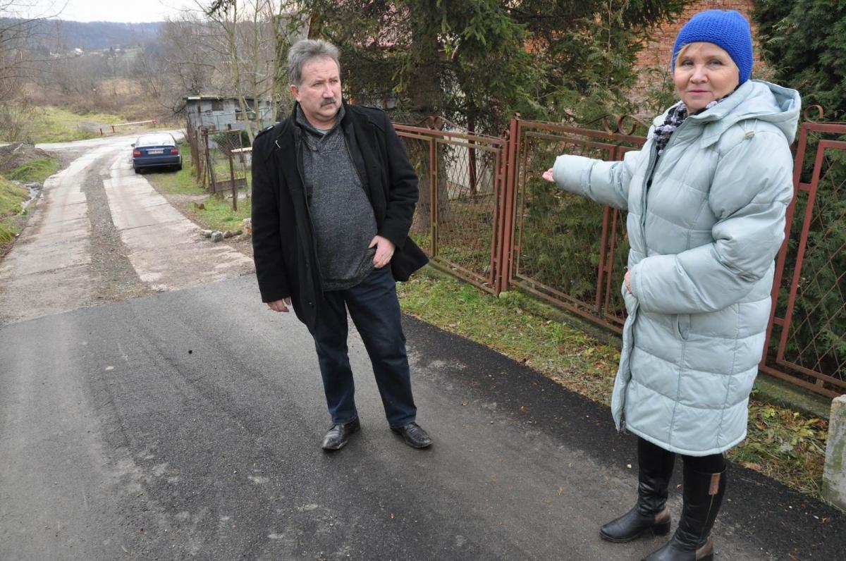 Woda zalewa kotłownię. Według właścicielki przez remont drogi