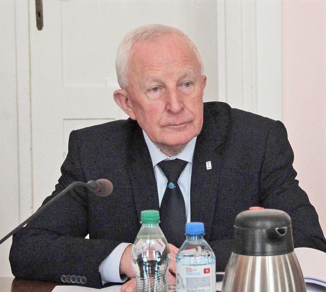 Radni obniżyli podatki od nieruchomości. Burmistrz: Gdzie znaleźć oszczędności, które to pokryją? 