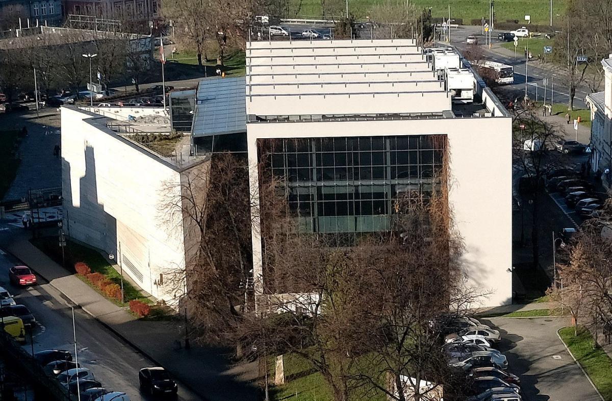 Szukają pamiątek po dawnej szkole
