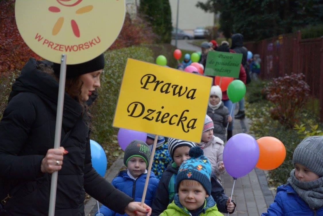 Przedszkolaki: Mamy prawo do wolnego czasu i zabawy! [ZDJĘCIA]