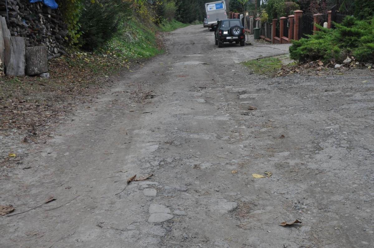 – Przewodniczący osiedla nie dba o naszą ulicę – mówią mieszkańcy Bielskiego