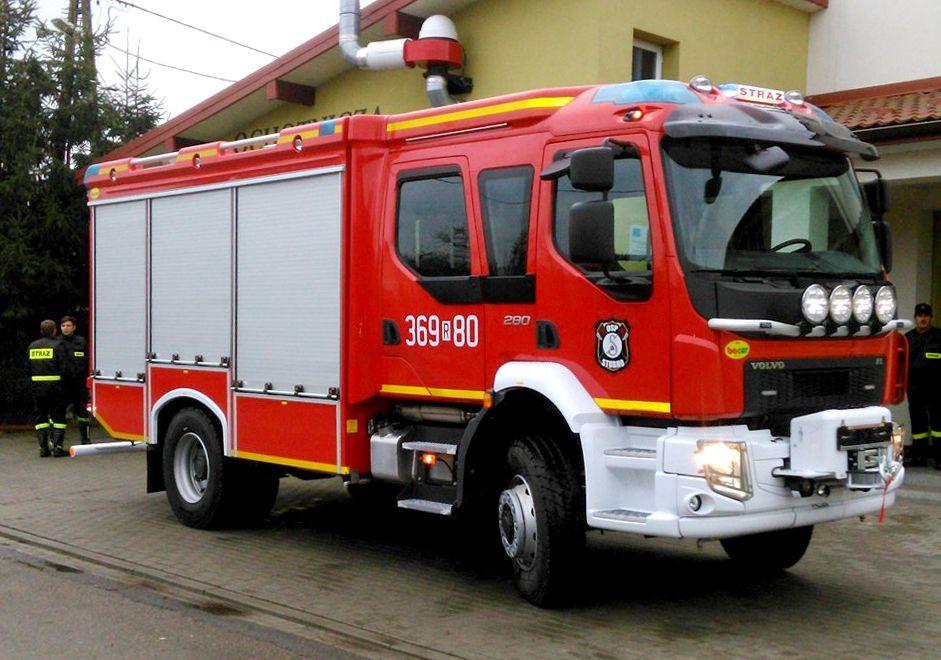 Nowoczesne volvo zamiast wysłużonego jelcza dla strażaków ze Stubna