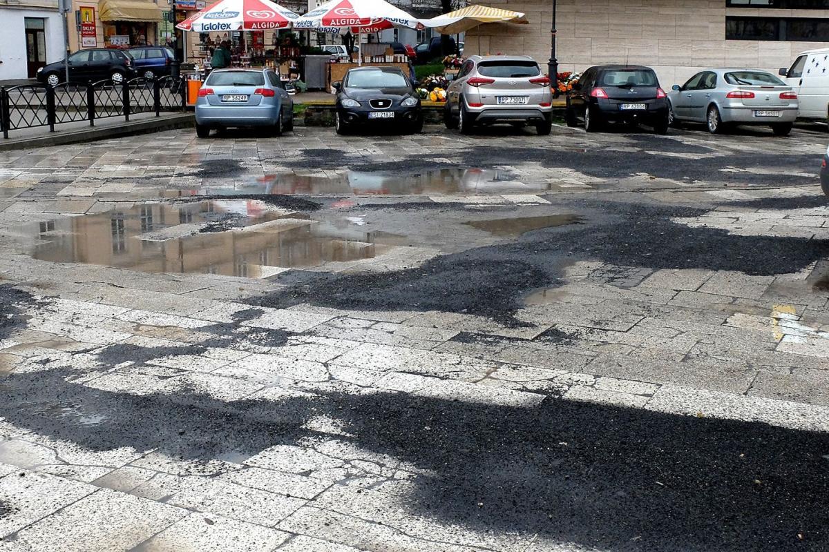 Okiem czepialskiego: przecudnej urody parking na placu Rybim