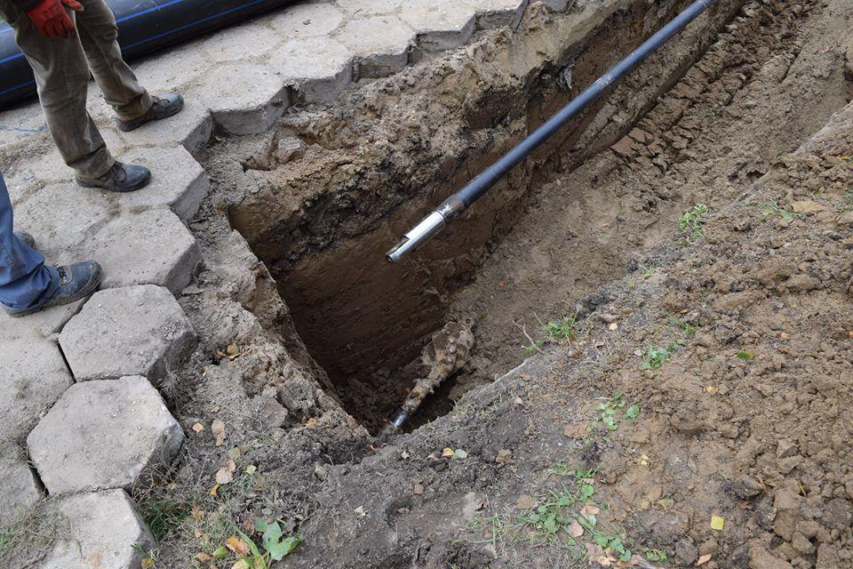 W Jarosławiu przepchali rurę pod dnem Sanu