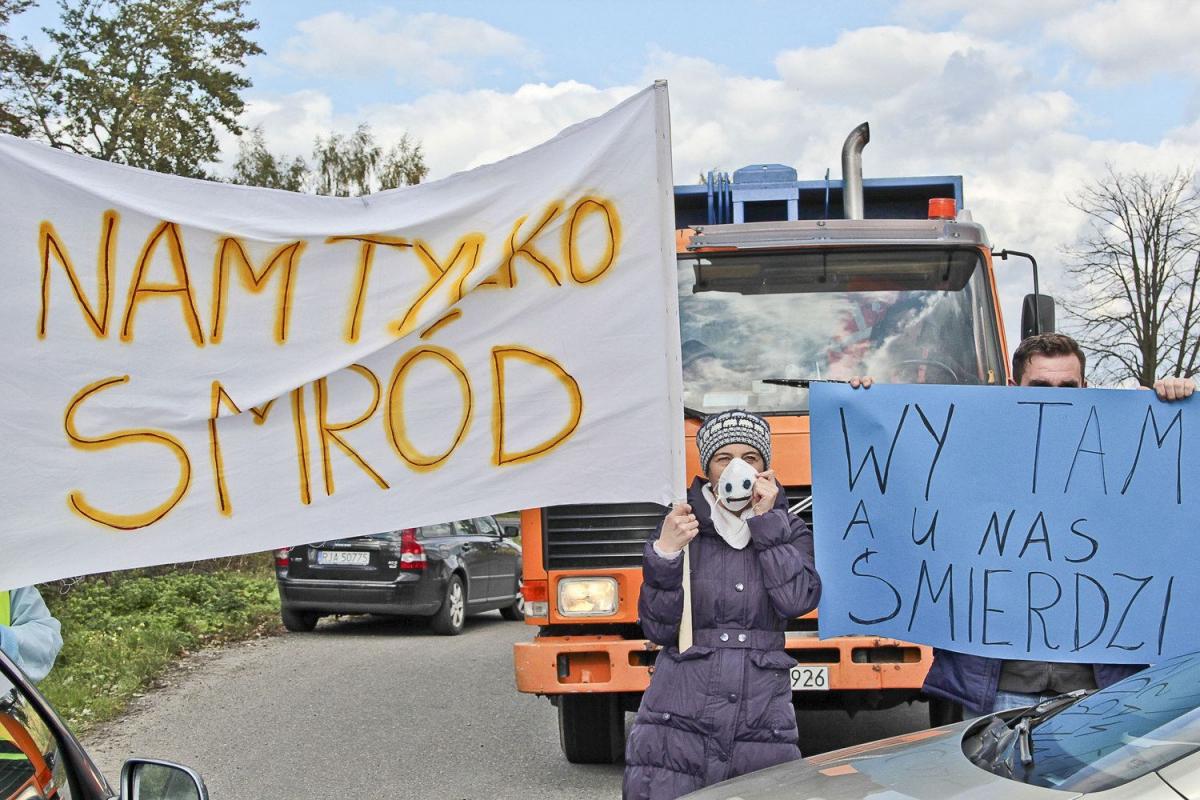 Zablokowali drogę do składowiska odpadów w Młynach