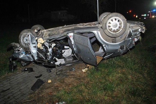 Tragiczny wypadek. Nie żyje 19-letnie pasażer [ZDJĘCIA]