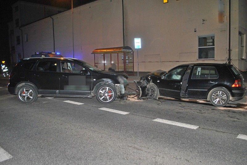 Zderzenie 2 osobówek. 4 osoby trafiły do szpitala