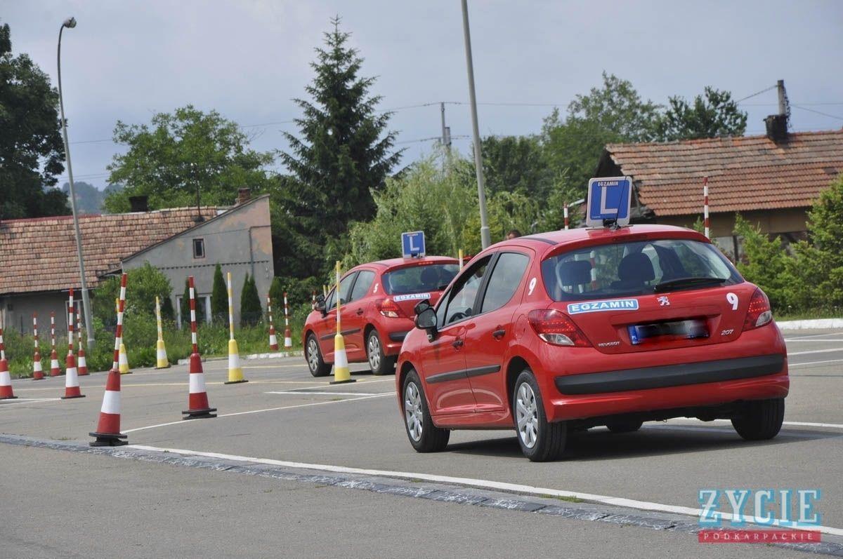 – Uwalili mnie z założenia! – narzeka egzaminowany na prawo jazdy