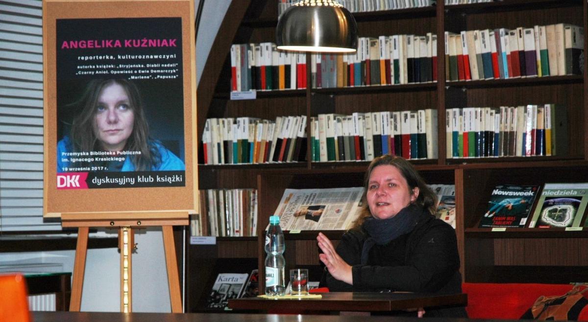 Biografka Papuszy i Demarczyk w Przemyskiej Bibliotece Publicznej 