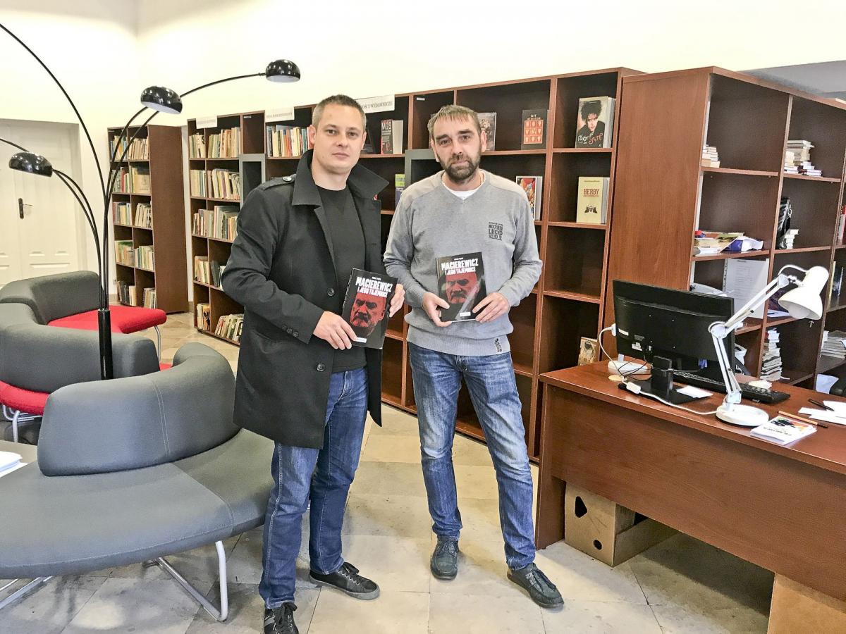„Nie oceniaj książki po okładce” – akcja Nowoczesnej