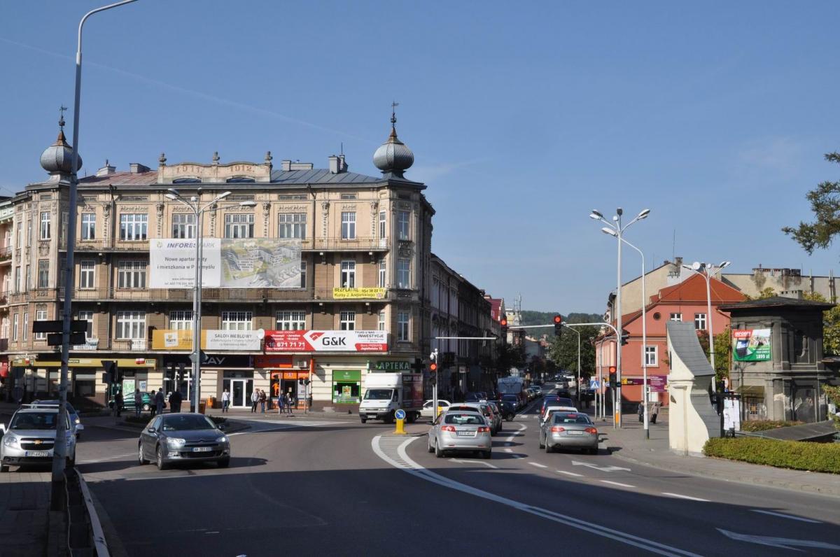 Chcą budowy ronda na placu Konstytucji