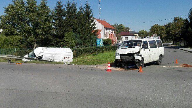 Trzy wypadki w ciągu pół godziny [ZDJĘCIA]