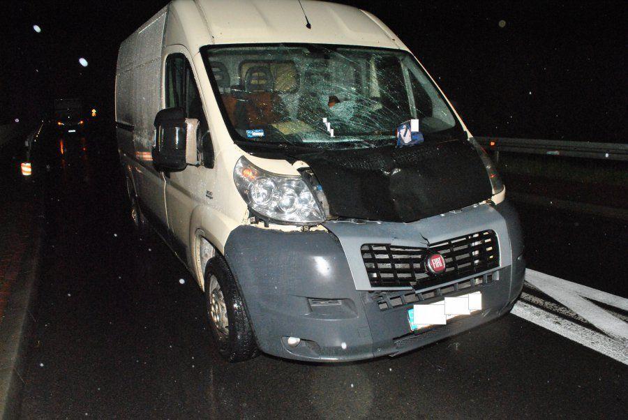 Tragiczny wypadek. Pieszy zginął pod kołami samochodu