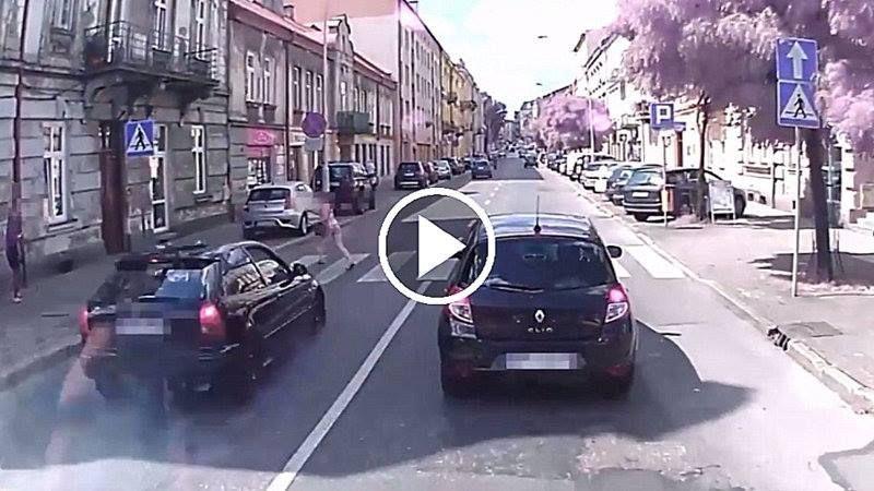 Pirat drogowy omal nie zabił pieszej na pasach [WIDEO]
