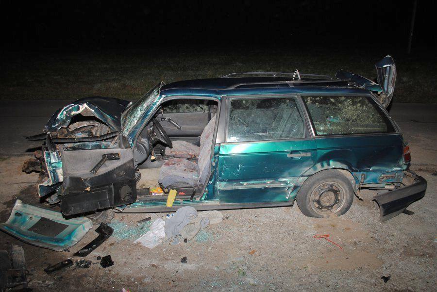Cztery osoby ucierpiały podczas dachowania vw koło Przeworska