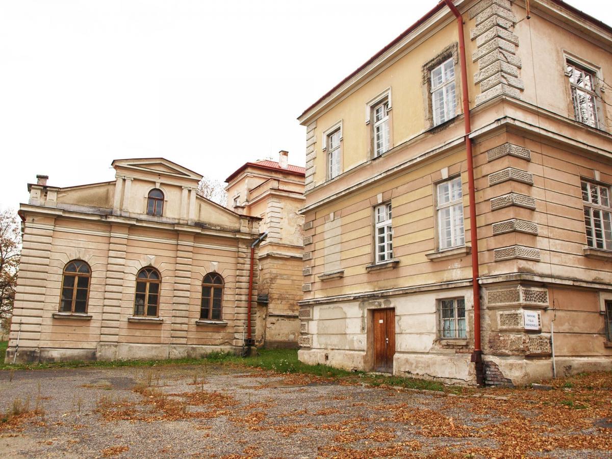 Władze chcą zbudować basen i stworzyć mieszkania komunalne