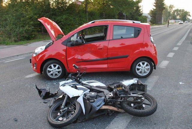 Wymusiła pierwszeństwo na motocykliście. Ucierpiał 21-letni kierujący
