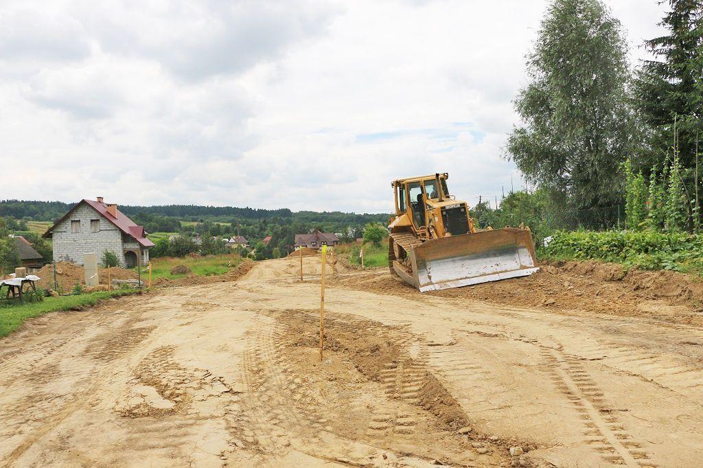 Milionowe inwestycje na drogach powiatowych